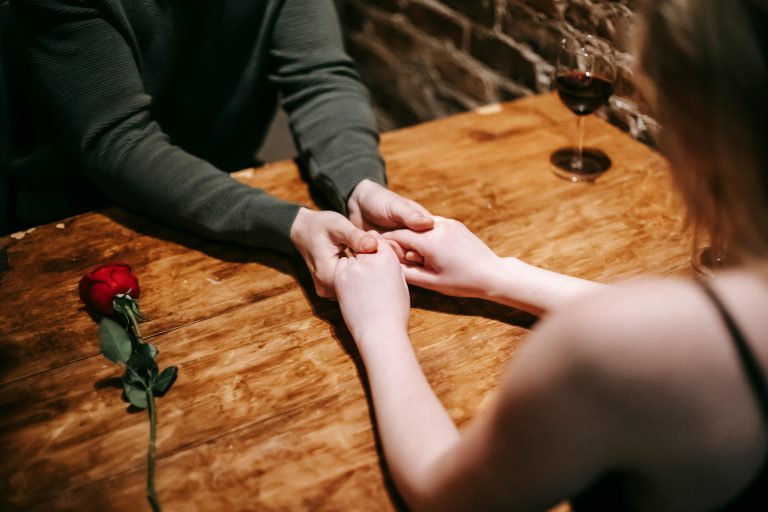 5 Communication Mistakes That Destroy Relationships